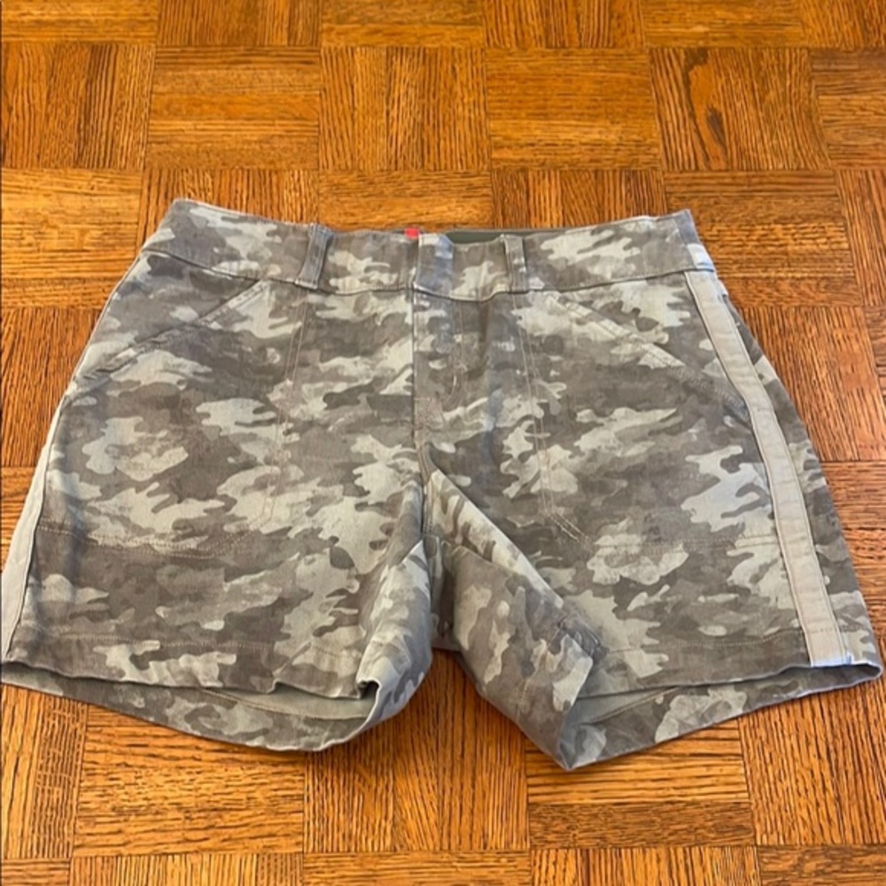 SPANX CHINO Camouflage Shorts SMALL